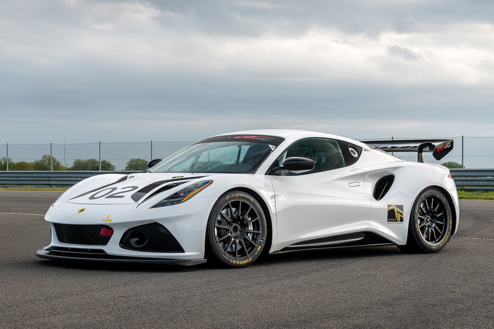 Lotus Emira V6 First Edition: A Long-Awaited Dream Car Finally Hits the Road