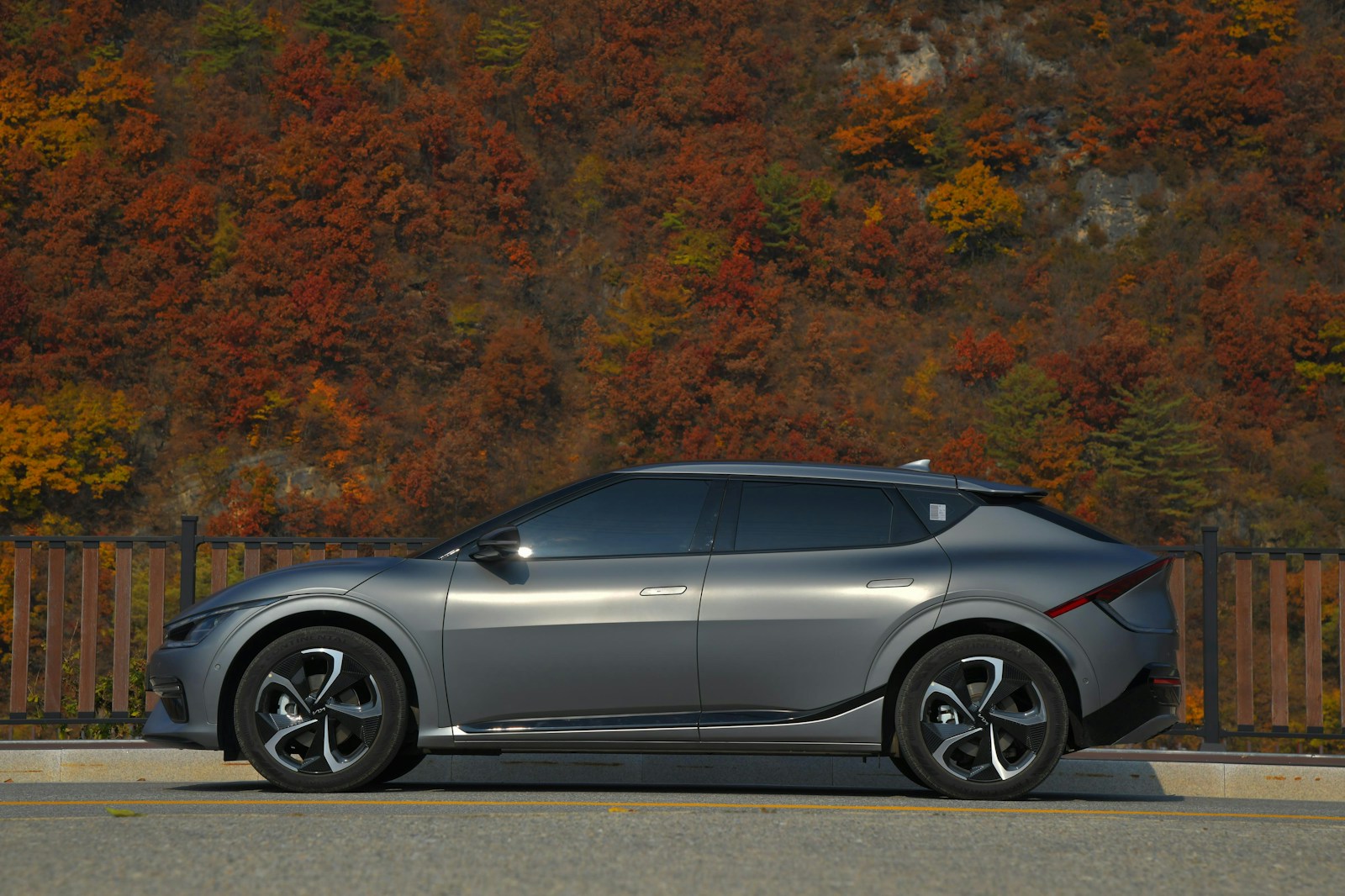 Toyota’s Game-Changing 1:6:90 Rule: Steering Towards a Hybrid Future